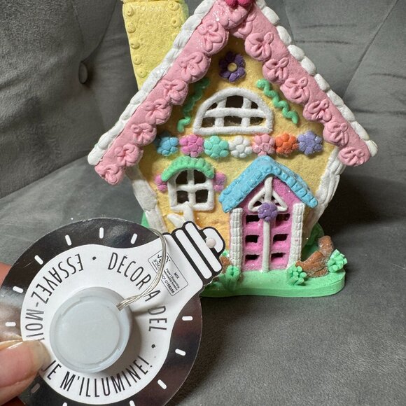 Light Up Small Easter Pastel Gingerbread House Bunny Spring Decor NEW WITH TAG - Picture 3 of 7